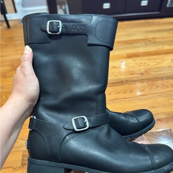 UGG Shoes - UGG Black Leather Boots with Cream Lining 1001656